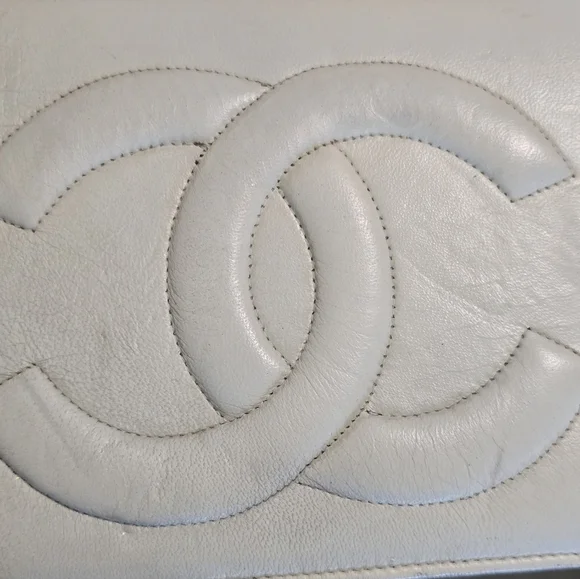 Chanel Leather Crossbody Bag Women 7x10 White Gold - Picture 11 of 15